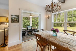 Interior - Salty Bloom; Stunning Gardens, Serenity & Comfort (St George)