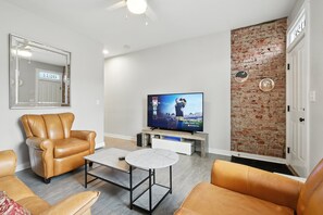 TV connectée, cheminée