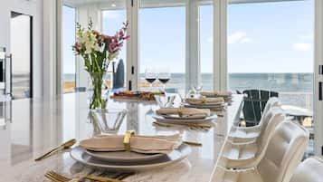 House, Multiple Beds, Patio, Ocean View (Crescent’s Pearl) | Dining