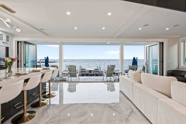 House, Multiple Beds, Patio, Ocean View (Crescent’s Pearl) | Interior