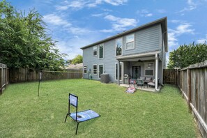 Terrace/patio - 5BR Modern Paradise. Sleeps 15. Family Friendly (Houston)