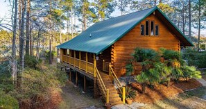Exterior - Cozy house with deep water private dock (Oriental)