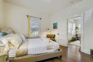 3 habitaciones, escritorio, tabla de planchar con plancha y wifi gratis 