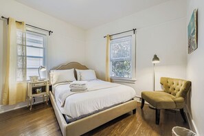 3 soverom, skrivebord, strykejern/-brett og wi-fi (inkludert)