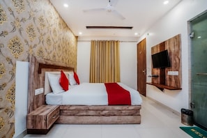 Desk, laptop workspace, free WiFi - Hotel Almond (Zirakpur)