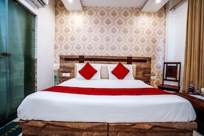 Desk, laptop workspace, free WiFi - Hotel Almond (Zirakpur)