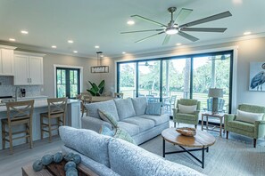 House, Multiple Beds, Patio, Golf View (155 Davis Love) | Living area