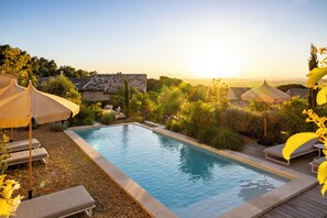 Outdoor pool - La Maison des Jardins (Gigondas)