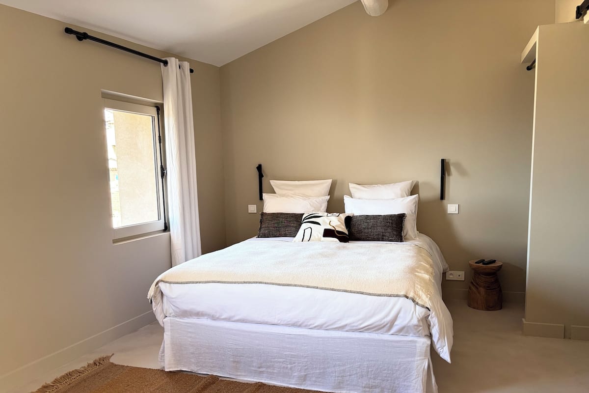 Double Room, Valley View | In-room safe, free WiFi