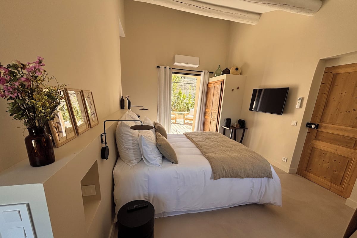 Double Room, Valley View | In-room safe, free WiFi