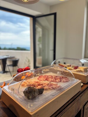 Desayuno buffet incluido todos los días