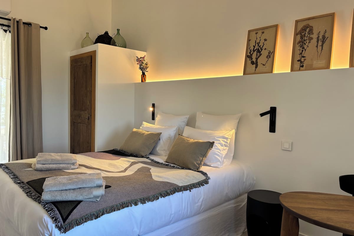 Double Room, Pool View | In-room safe, free WiFi