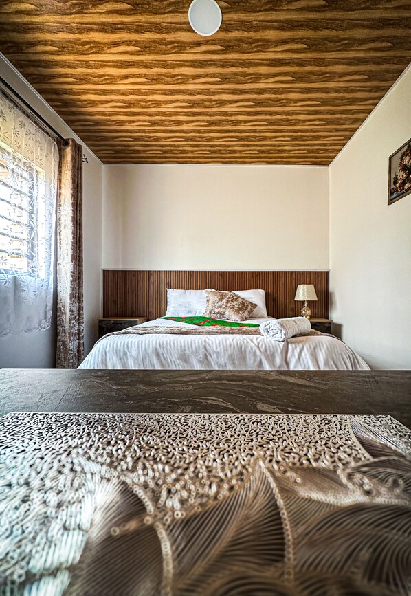 4 habitaciones, tabla de planchar con plancha y wifi gratis 