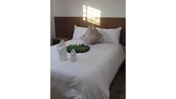 4 habitaciones, tabla de planchar con plancha, internet y ropa de cama