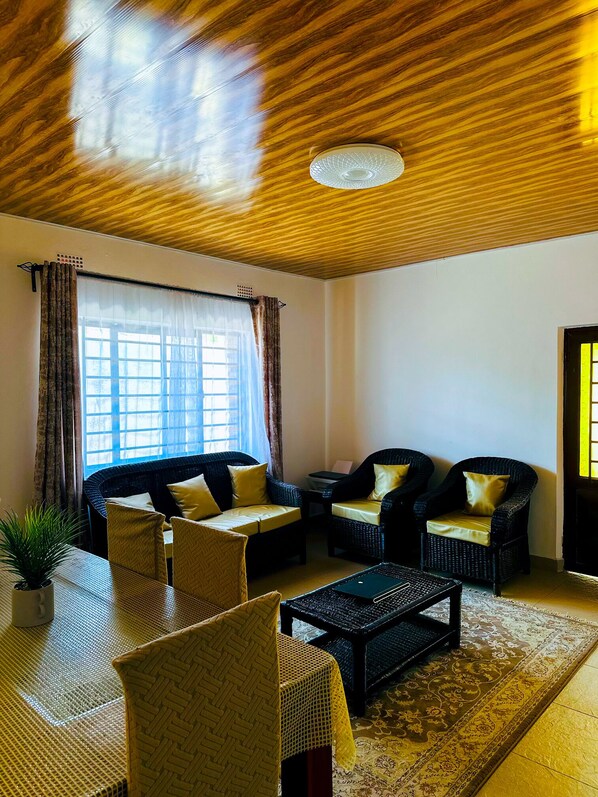 TV - Shilla retreat 4 bed  house (Lusaka)
