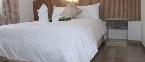 4 makuuhuonetta, silitysrauta/-lauta, internet, vuodevaatteet