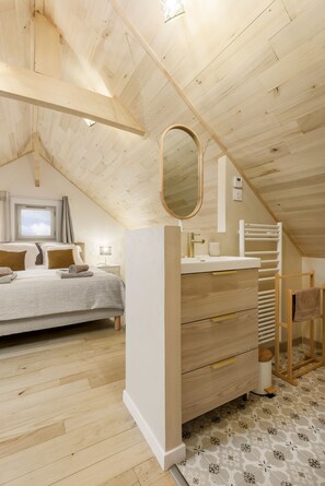 4 Schlafzimmer, Bügeleisen/Bügelbrett, Reisekinderbett, Bettwäsche