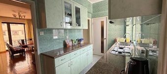 Brilliant 4-bedroom and 2.5 bathrooms apartment with AC in Kowloon Tong