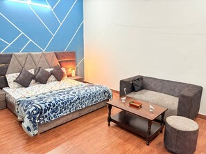 WiFi, bed sheets