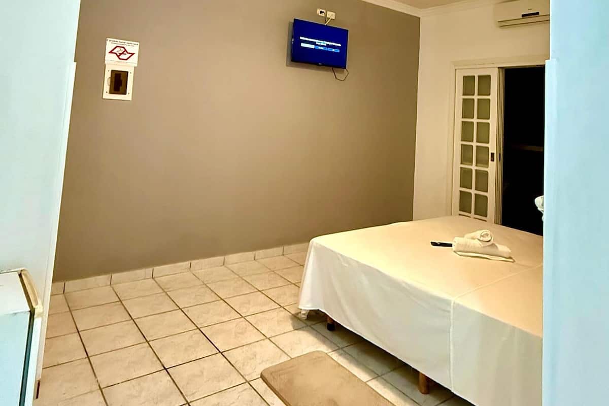 Classic Double or Twin Room | Living area
