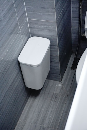 Jetted tub, hair dryer, towels, soap