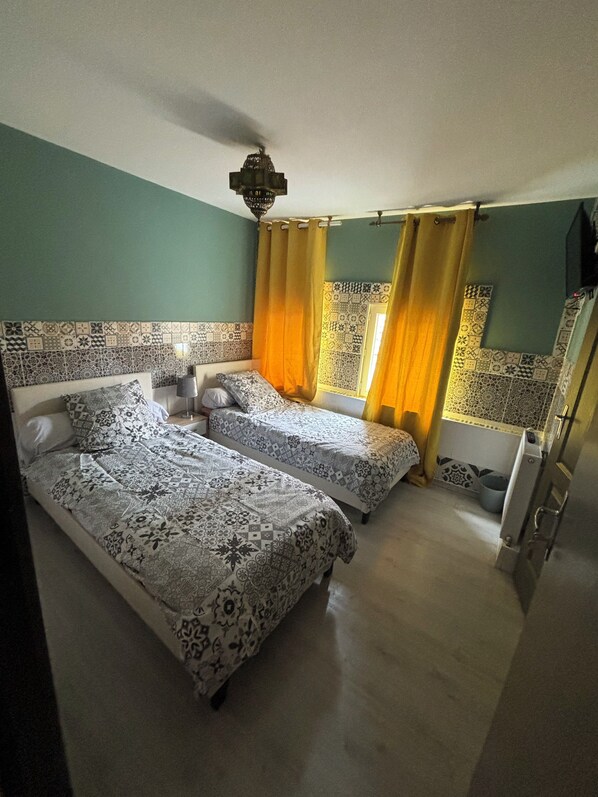 6 bedrooms, free WiFi, bed sheets