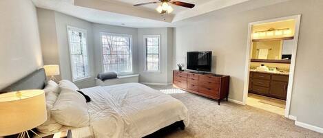 4 chambres, fer et planche à repasser, Wi-Fi, draps fournis