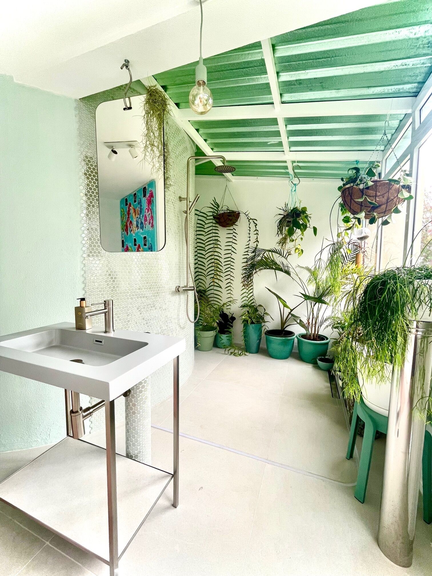 Bruser, hårtørrer, håndklæder, Sæbe