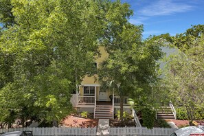 Exterior - Close To Perfect 
Tropical Elegance in the Heart of Key West Golf Club w/Pool (Key West)