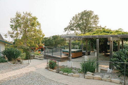 Private Montecito Orchard Guesthouse with Ocean View