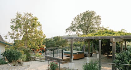 Private Montecito Orchard Guesthouse with Ocean View