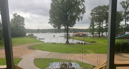 Fisherman’s paradise waterfront. Boat ramp on property sleeps 6. 2-2.