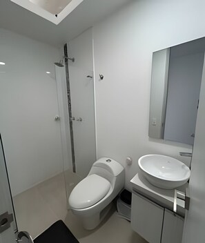 Bathroom - Modern and Comfortable Near Cable Plaza (Manizales)