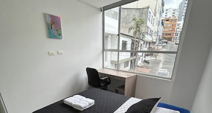 Modern and Comfortable Near Cable Plaza
