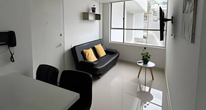 Modern and Comfortable Near Cable Plaza