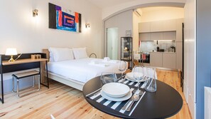 Iron/ironing board, free WiFi, bed sheets