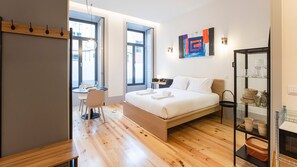 Iron/ironing board, free WiFi, bed sheets