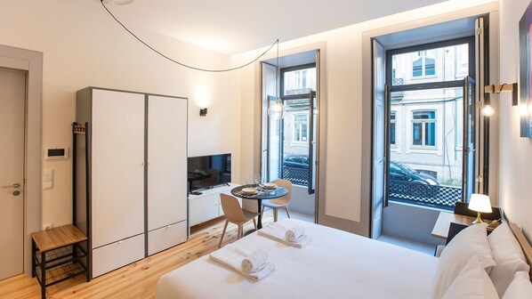 Iron/ironing board, free WiFi, bed sheets