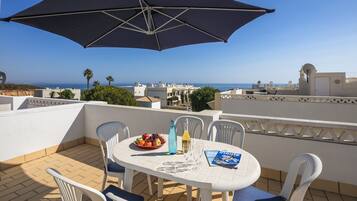 House | Outdoor dining