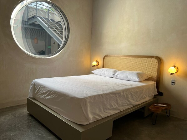 Comfort Double Room, Air conditioning, Pool View | Free WiFi - Capybara Hostel (Villavicencio)