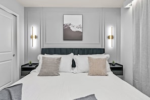 5 bedrooms, travel crib, WiFi, bed sheets