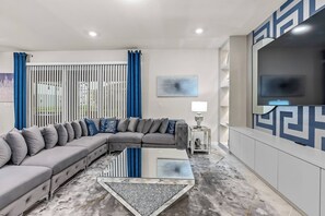 Télévision, cheminée