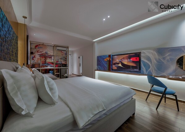 Deluxe Suite | Egyptian cotton sheets, premium bedding, down duvets