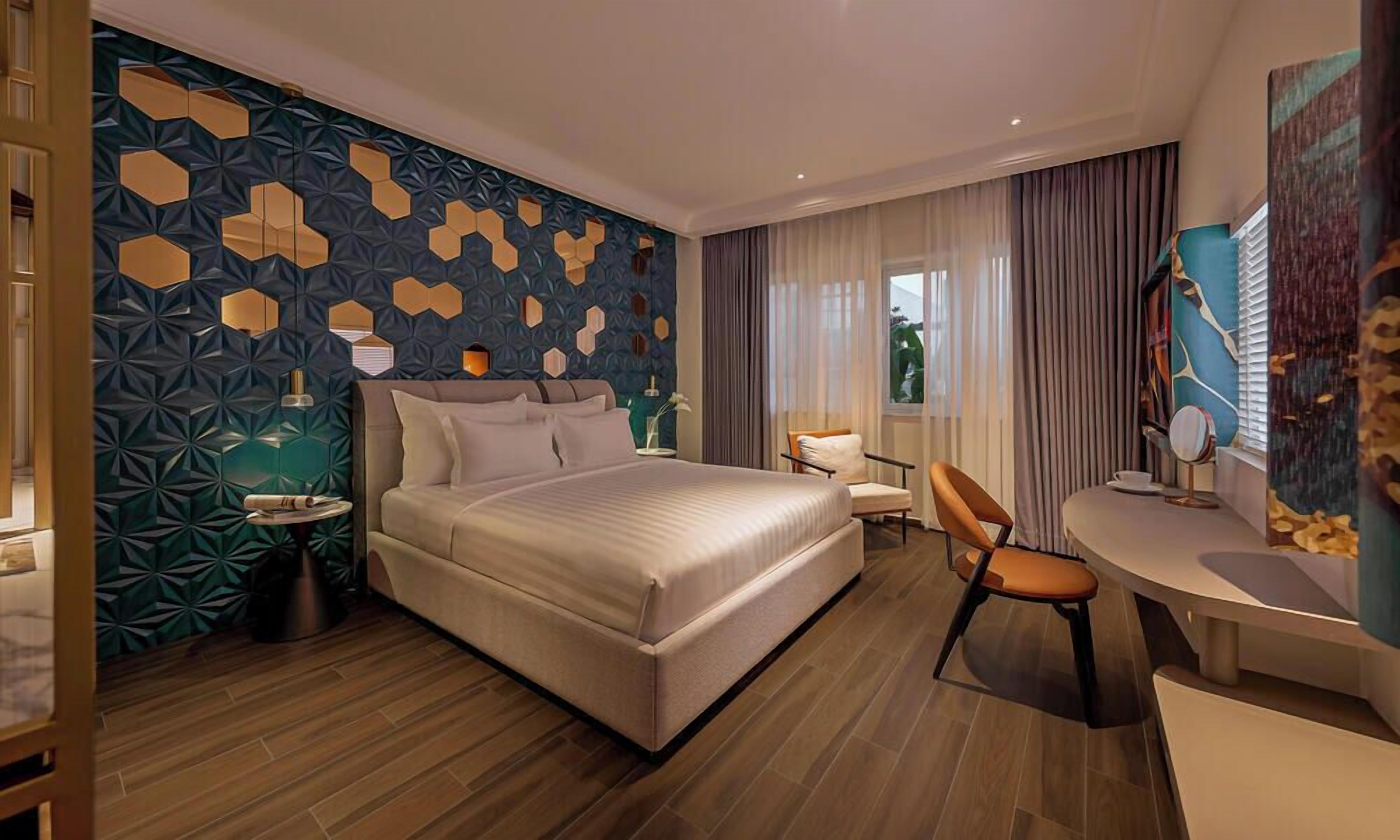 Deluxe Room | Egyptian cotton sheets, premium bedding, down comforters