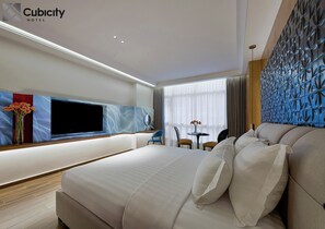 Deluxe Suite | Egyptian cotton sheets, premium bedding, down comforters