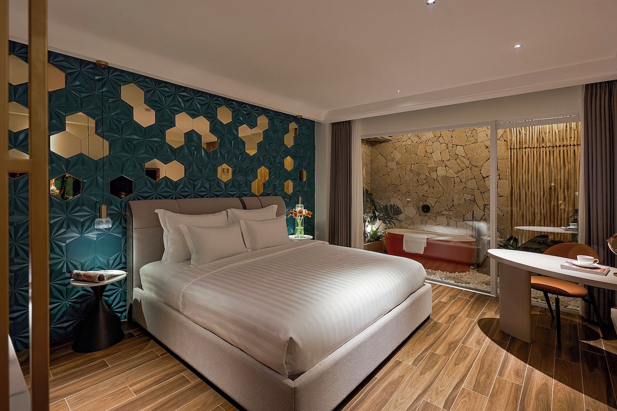 Executive Room | Egyptian cotton sheets, premium bedding, down duvets