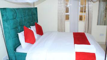 1 bedroom, desk, iron/ironing board, WiFi