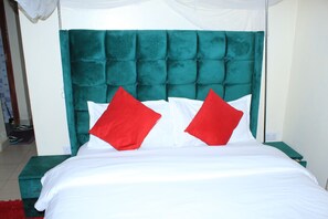 1 bedroom, desk, iron/ironing board, WiFi - Fabulous 1-bedroom bed & breakfast in Rimpa, Kiserian (Lemelepo)