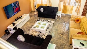Casa, 4 quartos, para fumantes, sacada | Sala de estar