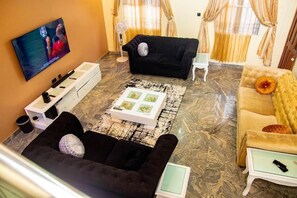 House, 4 Bedrooms, Smoking, Balcony | Living room - Luxury 4 BR Apt w Parking, Magodo Estate (Lagos)